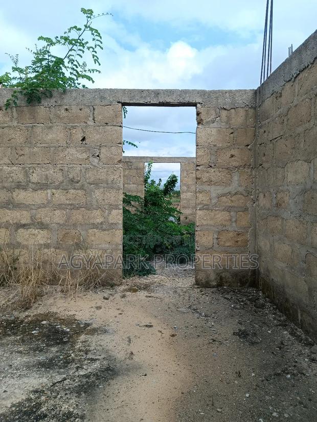 3bdrm House In Denkyira, Amasaman For Sale · Photo 2