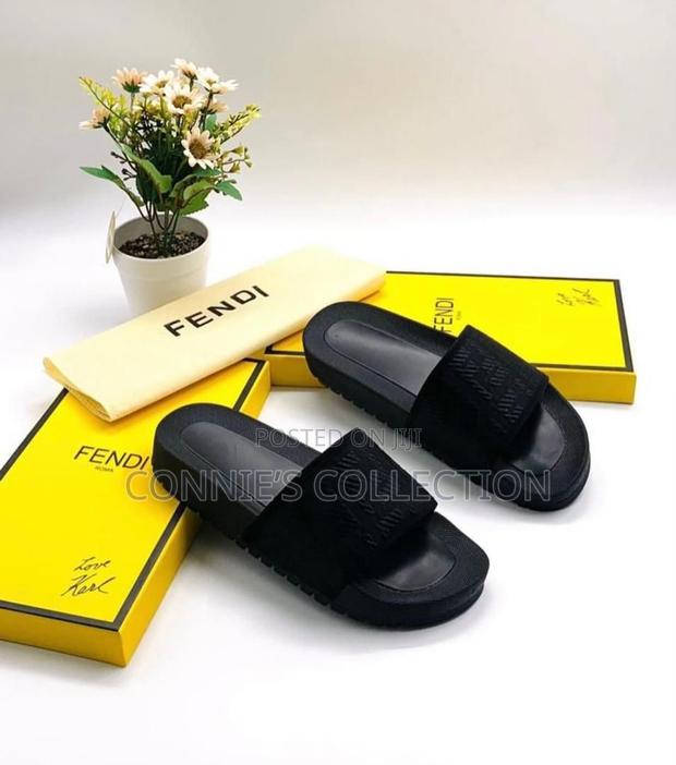 Fendi Slippers photo 2