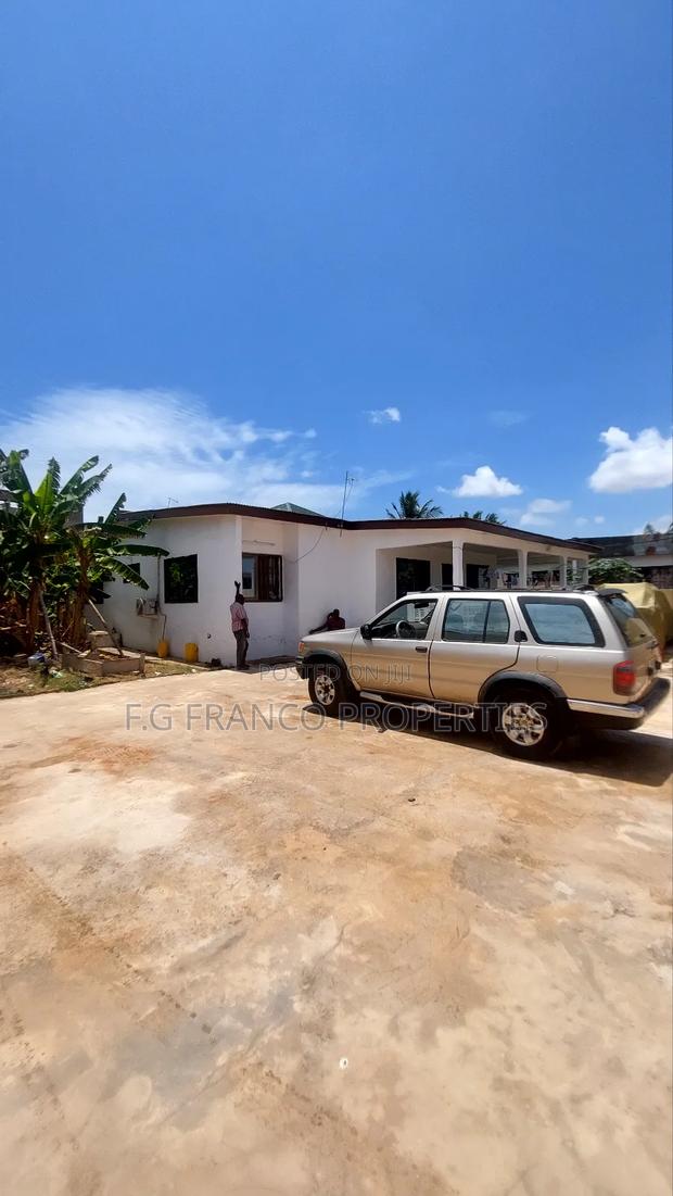 4bdrm House in Gk. Franco, Spintex for sale · Photo 3