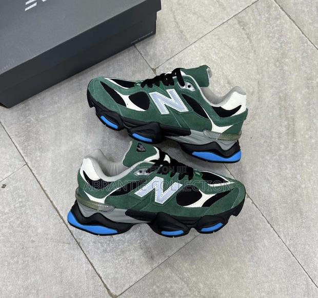 New Balance 9060 Forest Green · Photo 3