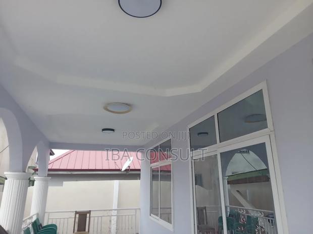 5bdrm House in Amrahia, Adenta for sale