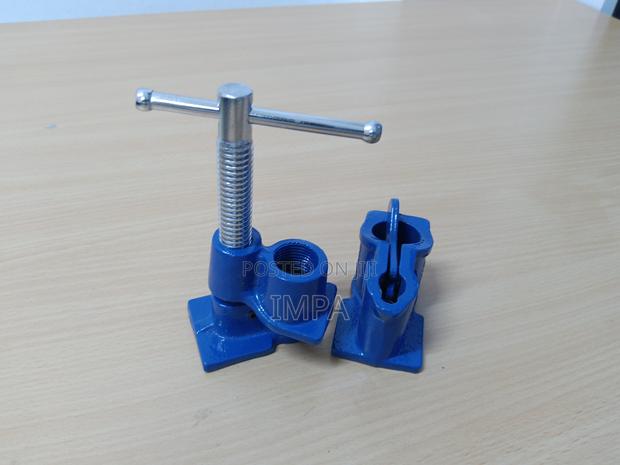 WESTWARD Clutch Pipe Clamp: Light Duty, 1 1/2 In Throat Dp,