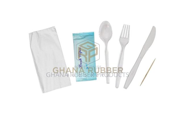 Cutlery Set Deluxe With Wet Wipes (800 Packets) · Photo 2