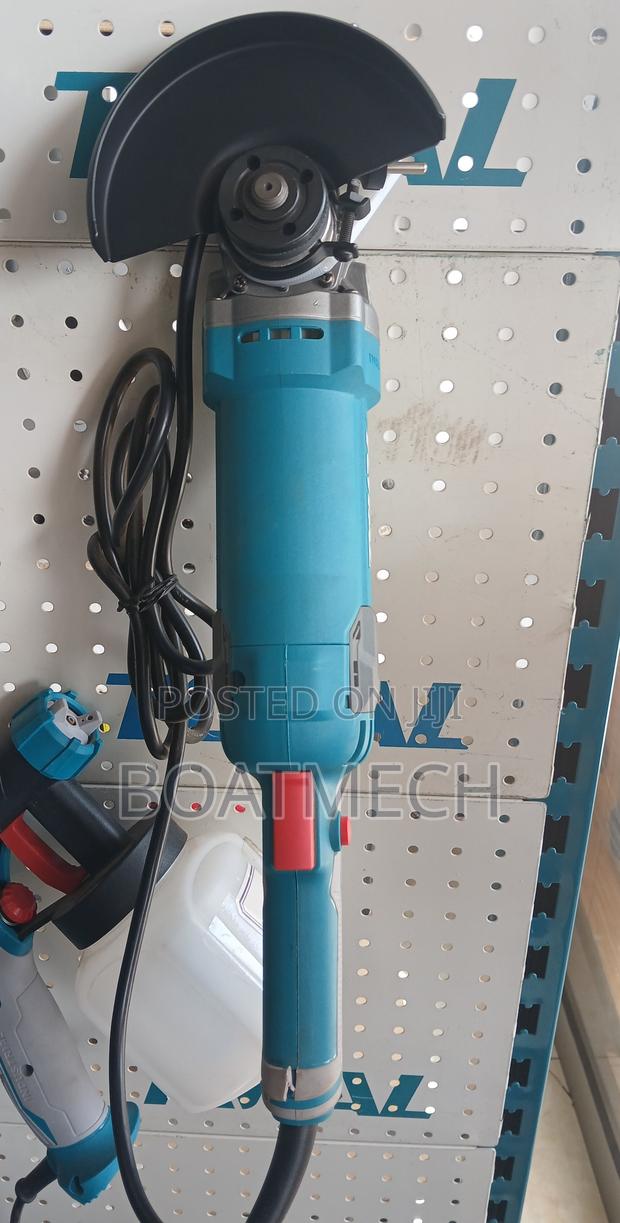 Total 5′′/125mm Angle Grinder 1100W