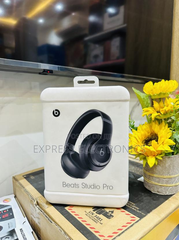 Bose Studio Pro Brilliant Sound Headset · Photo 2