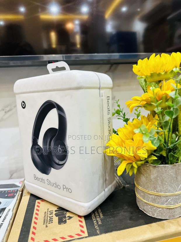 Enjoy Wireless Bose Studio Pro · Photo 2