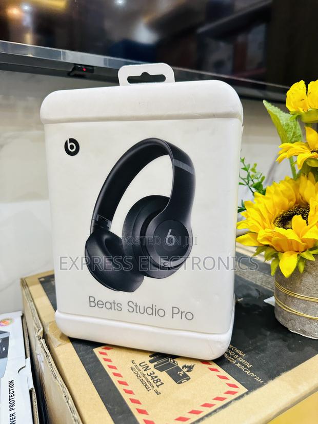 Bluetooth Wireless Headphones Bose Studio Pro · Photo 2
