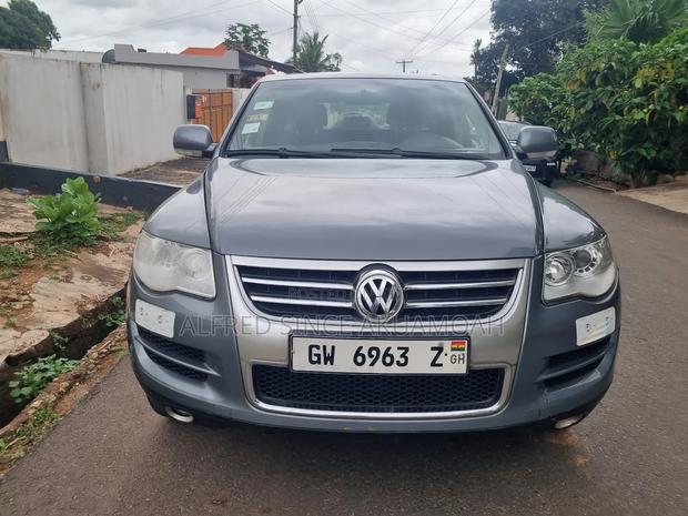 Volkswagen Touareg 2008 Gray