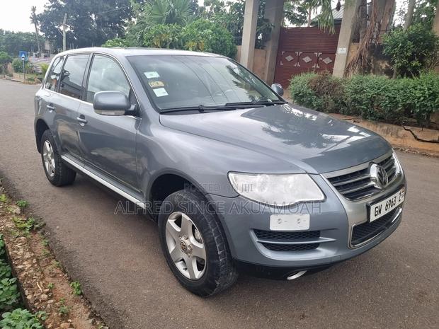 Volkswagen Touareg 2008 Gray