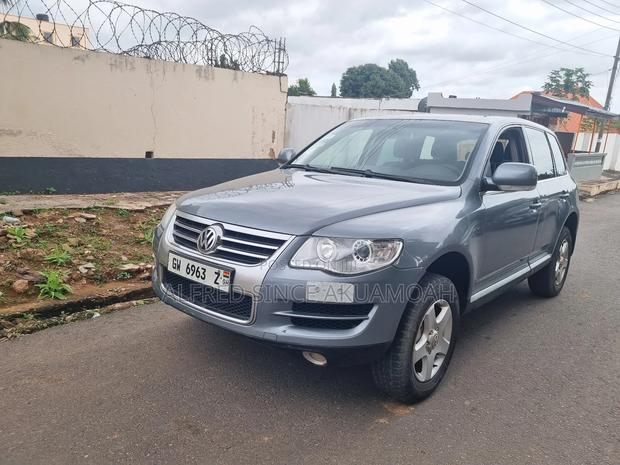 Volkswagen Touareg 2008 Gray