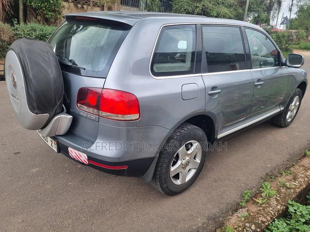 Volkswagen Touareg 2008 Gray