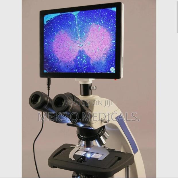 Microscope With Colored Screen · Photo 2