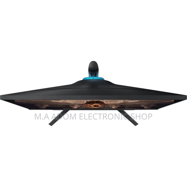 With Remote Control Samsung 28” Ultra Bluetooth Wi-Fi · Photo 3