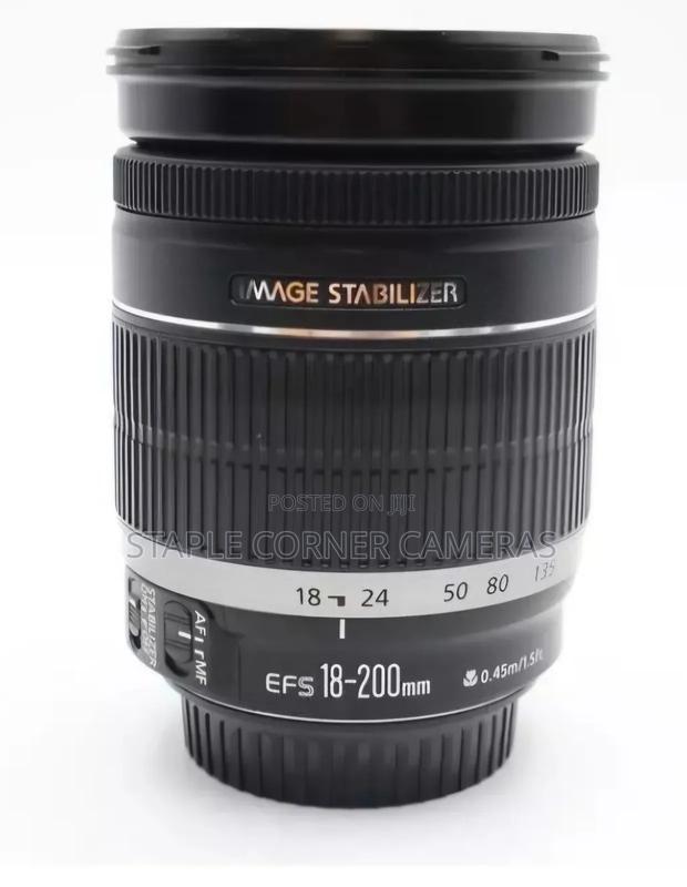 CANON Ef-S 18-200mm Zoom Lens