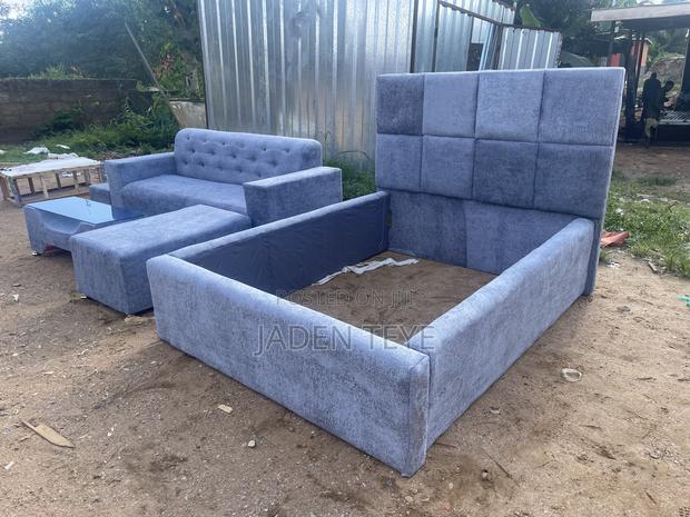Sofa and Doable Bed Available With Mattress · Photo 2