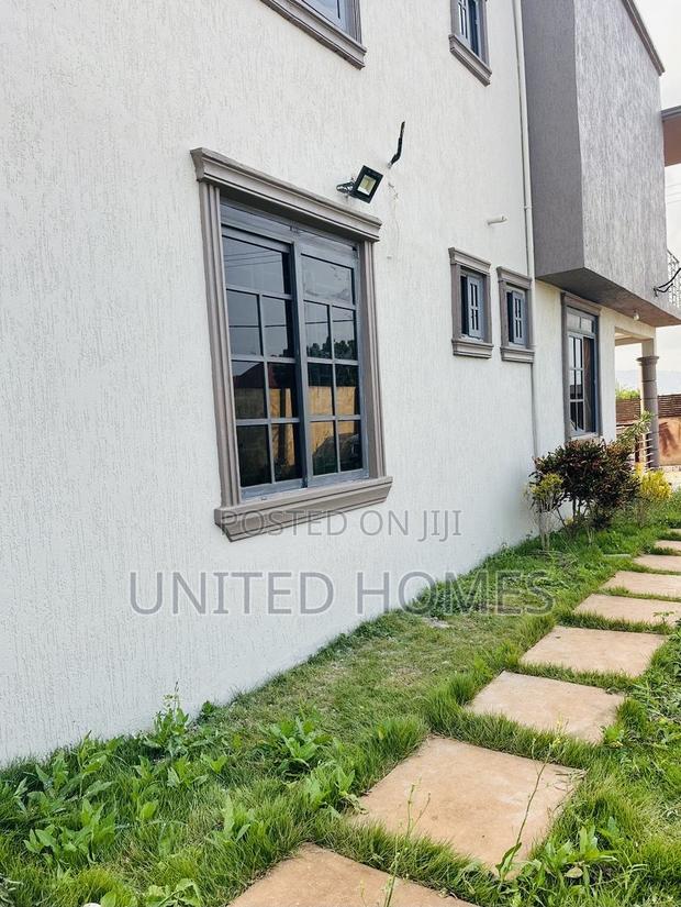 5bdrm House in Oyarifa for sale · Photo 2
