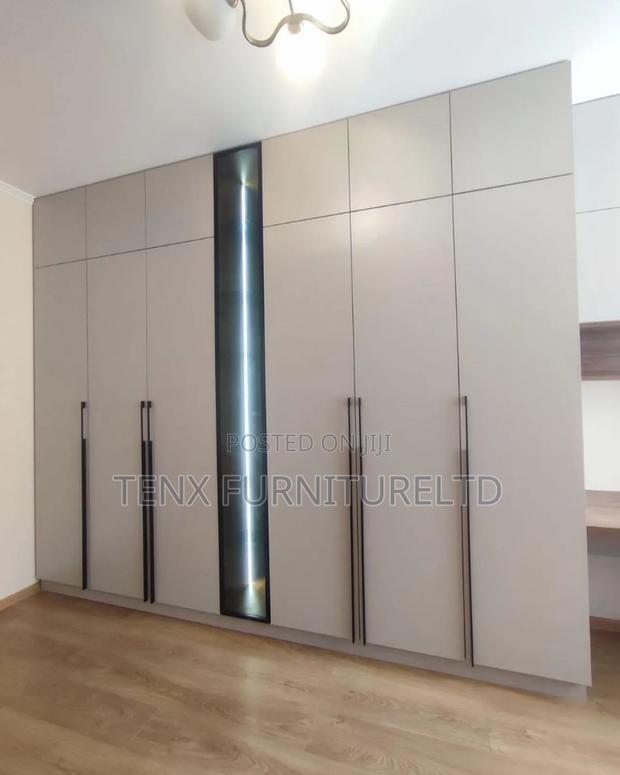 Wardrobe With ( Built In) Closet · Photo 2