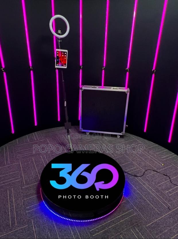 360 Photobooth With All Accessories · Photo 3
