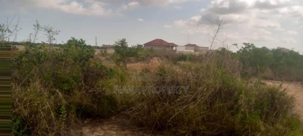 100 Acres of Land for Sale Located at Oyibi Saasabi Junction · Photo 2