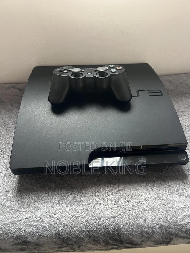 Playstation 3 Slim · Photo 2
