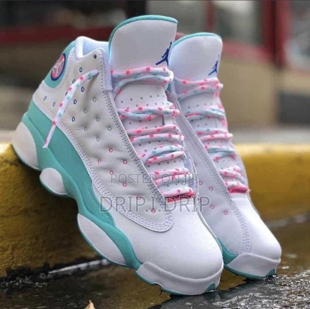 Jordan 13 Rethro . Comes in Box . Comes in All Sizes · Photo 4