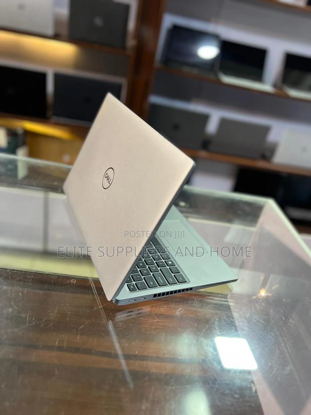 Laptop Dell Latitude 5530 16GB Intel Core I5 SSD 256GB · Photo 2