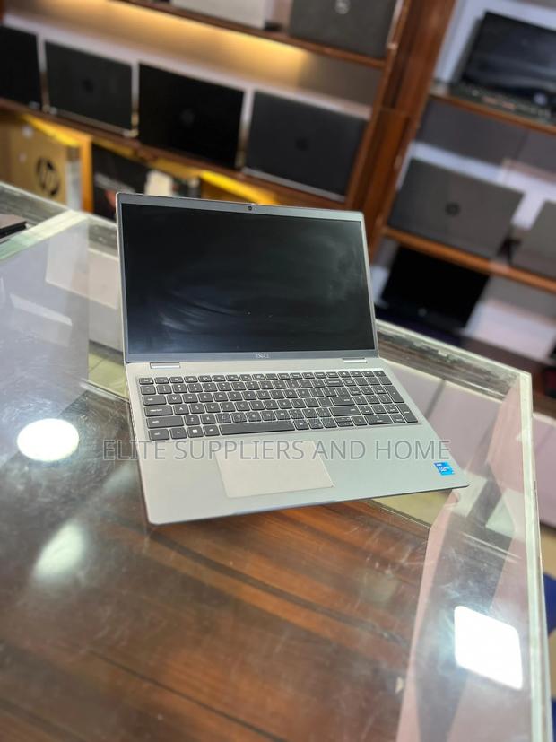 Laptop Dell Latitude 5530 16GB Intel Core I5 SSD 256GB · Photo 3