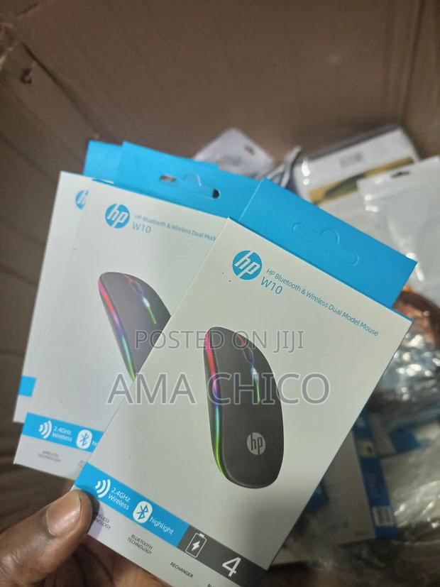 Wireless and Bluetooth Rechargeable Mouse · Photo 3