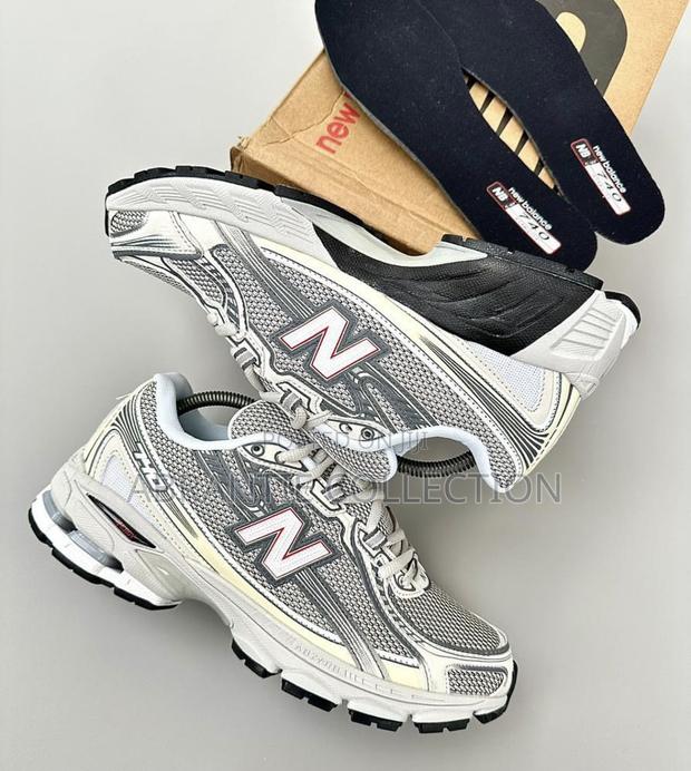 New Balance 740 Grey Sneaker · Photo 4