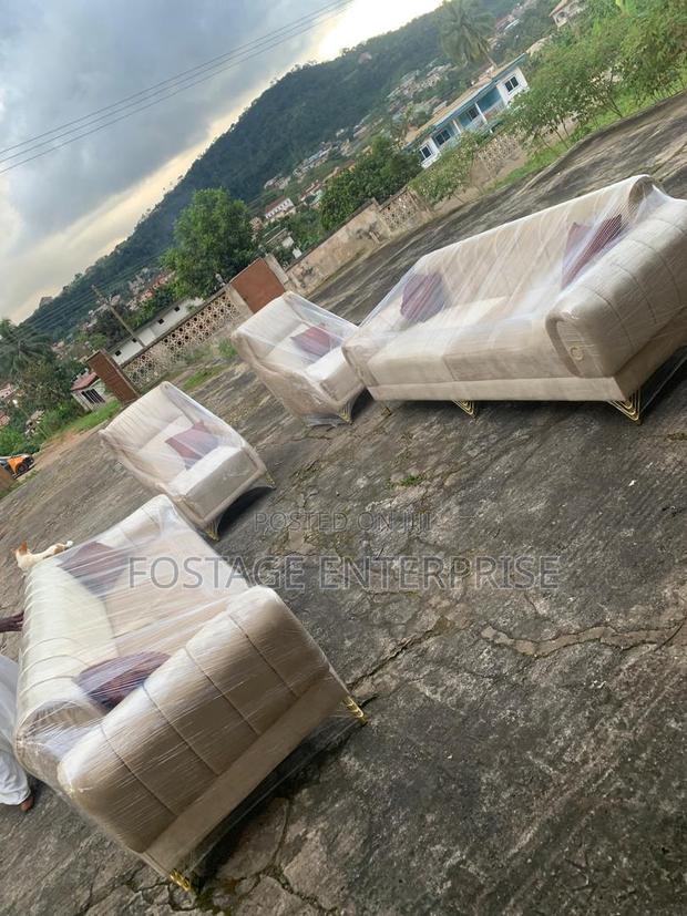 New High Quality Set Of Couch · Photo 2