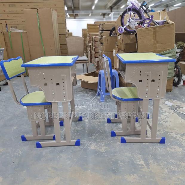 Student Table and Chair(100) · Photo 2