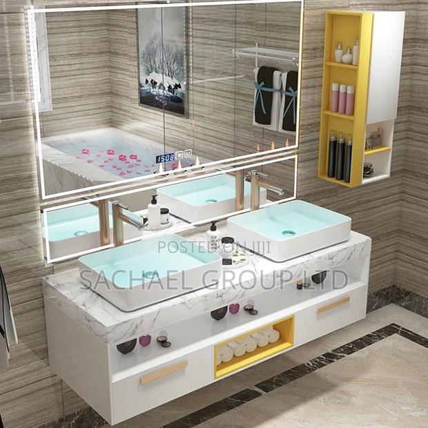 Elegant Marble Double Basin · Photo 4