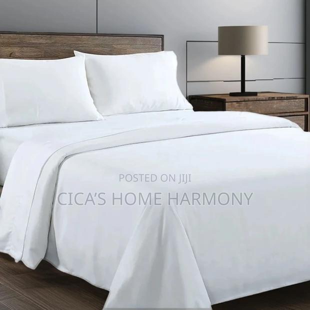 Luxury Heavy White Duvet With Cover Only · Photo 1