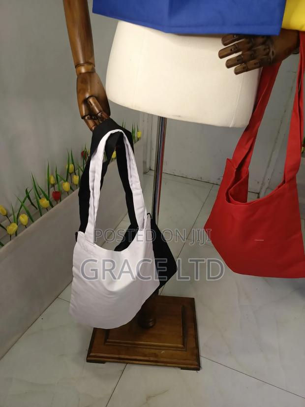Plain Tote Bags · Photo 3