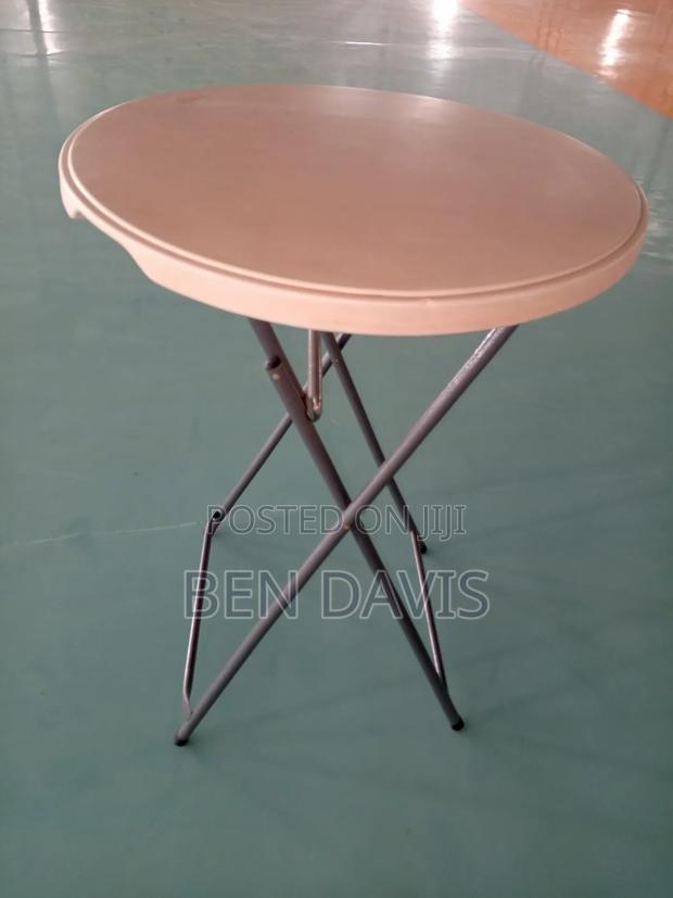Cocktail TABLE