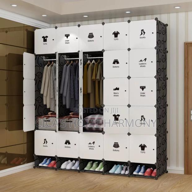 25 Cubes Plastic Wardrobe · Photo 1