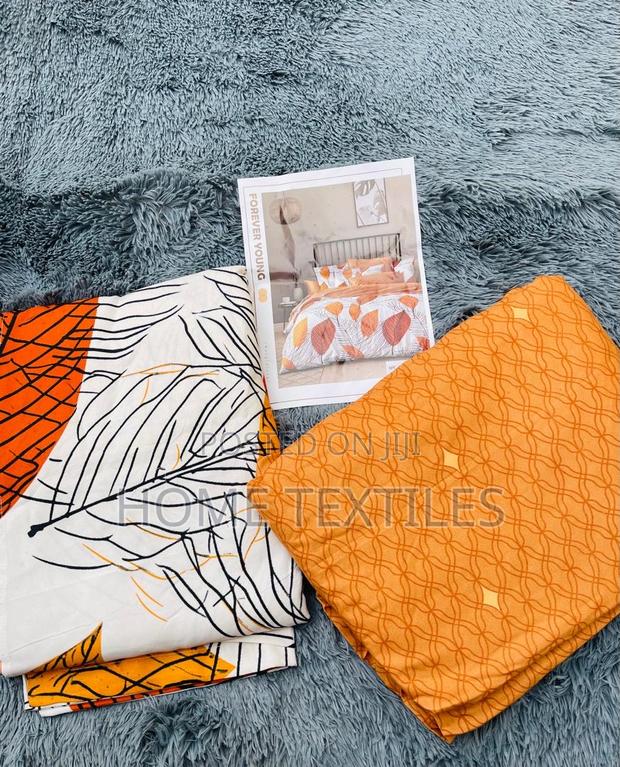 2 Different Bedsheets With 4 Pillow Cases for King Size · Photo 2