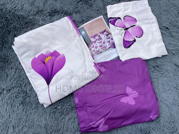 2 Matching Bedsheets With 4 Pillow Cases · Photo 2