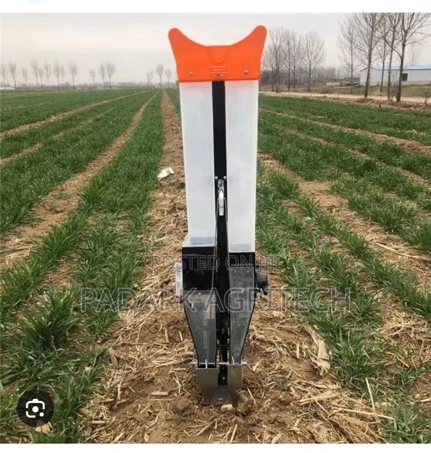 Seeder and Fert Applicator · Photo 2