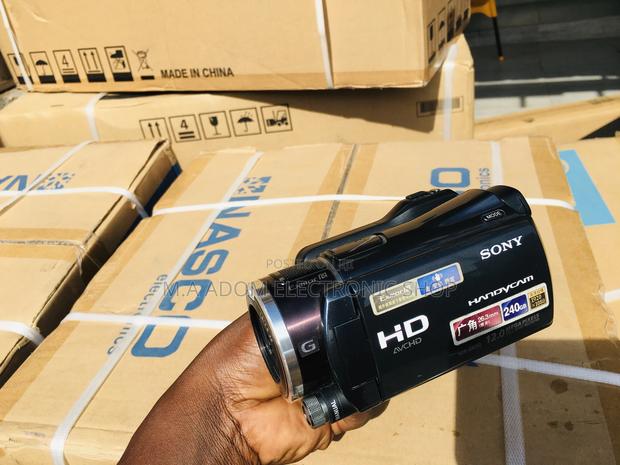 Sony Xr550 Camcorder · Photo 3
