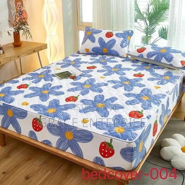 Neat and High Quality Waterproof Bed Covers in Diff Colors · Photo 2