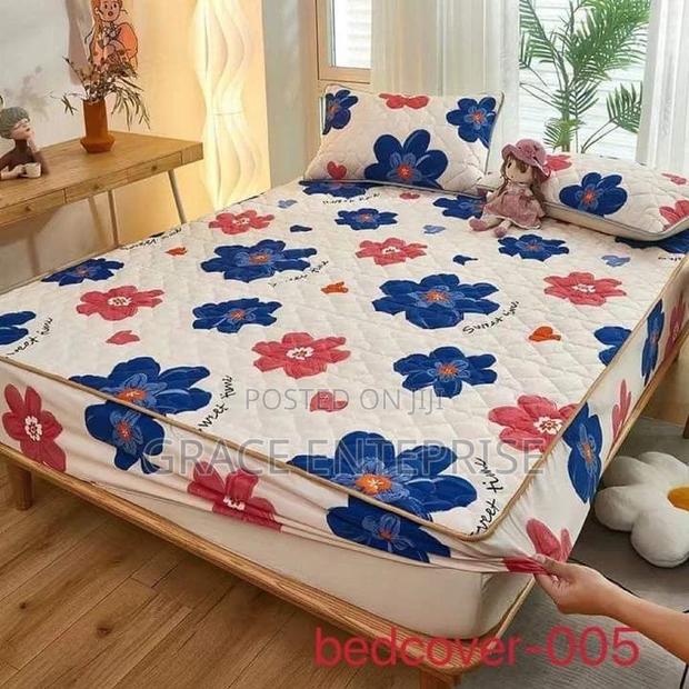 Luxurious and Affordable Waterproof Mattress Cover · Photo 2