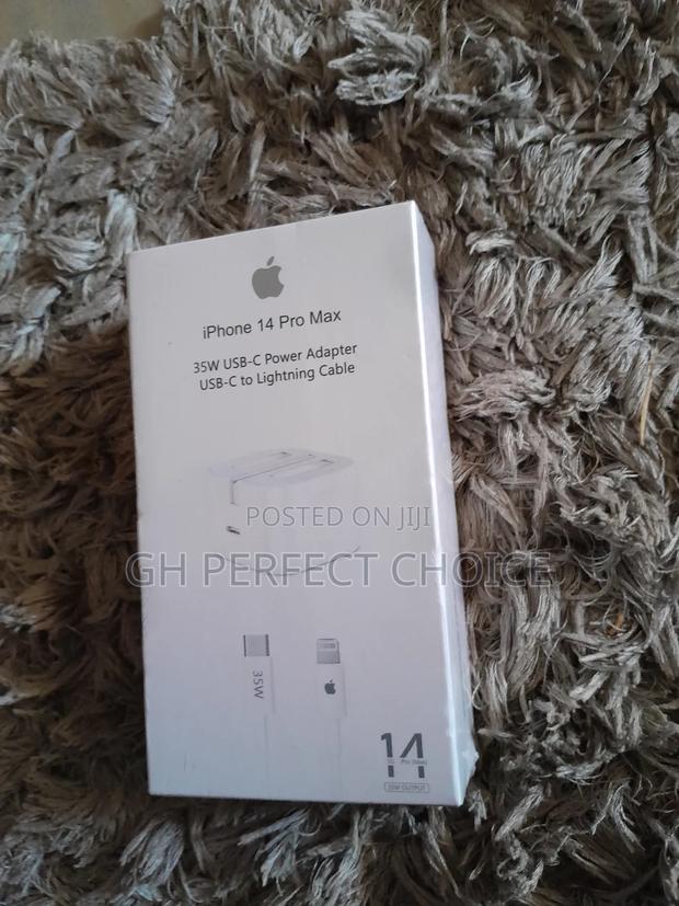 Ultra-Durable iPhone Fast Charging · Photo 1