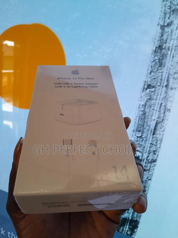 Unbeatable Durability iPhone Fast Charger · Photo 1