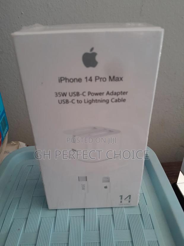 Powerful Super Fast iPhone Charger · Photo 1