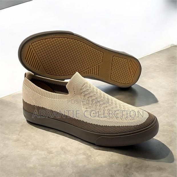 Men Fashion Easy Wear Brown · Photo 3
