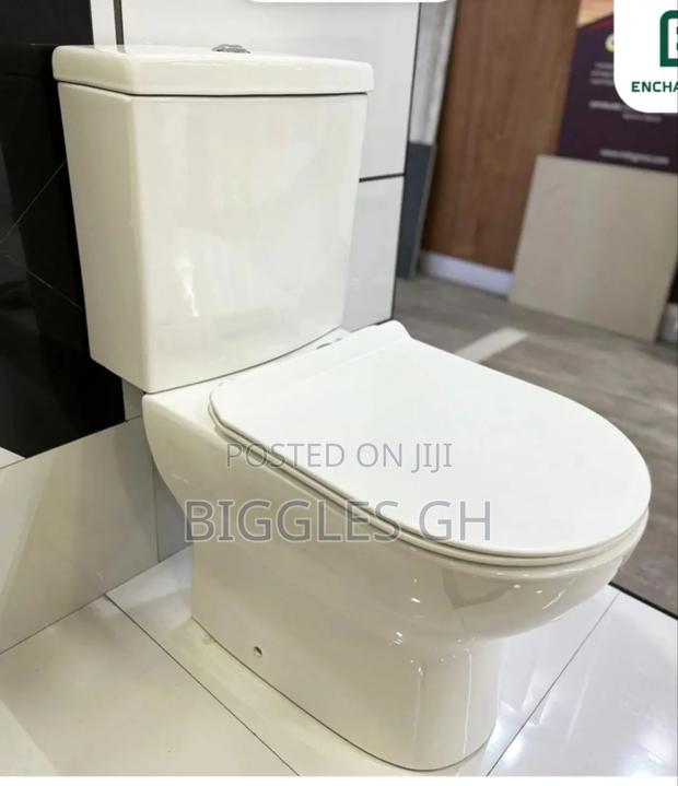 Slim Tank Water Closet- Wc · Photo 3