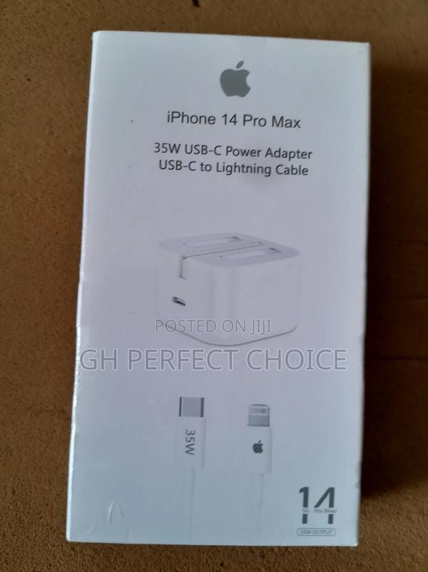 Durable Construction Fast Charger · Photo 1