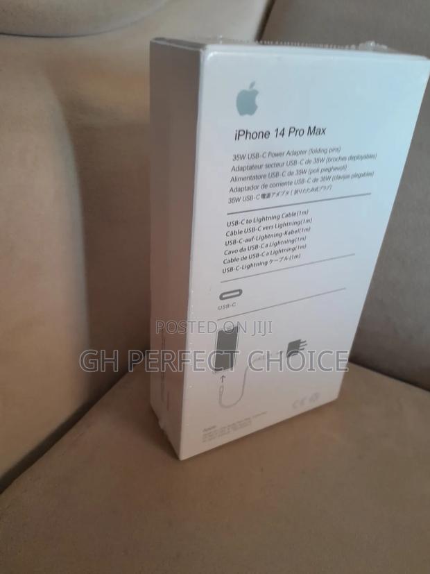 Consistent Fast iPhone Charger · Photo 2