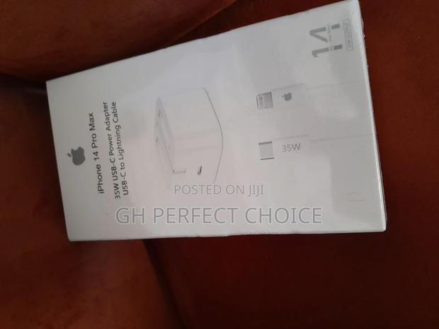 Consistent Fast iPhone Charger · Photo 1